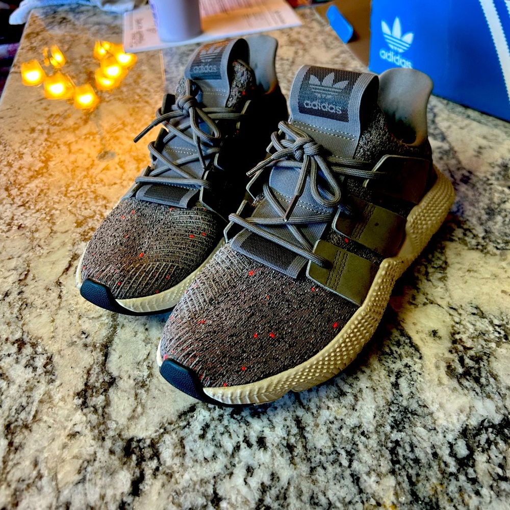 Adidas Prophere Casual Sneaker Primeknit Grey White CQ3023 Mens Size 8.5